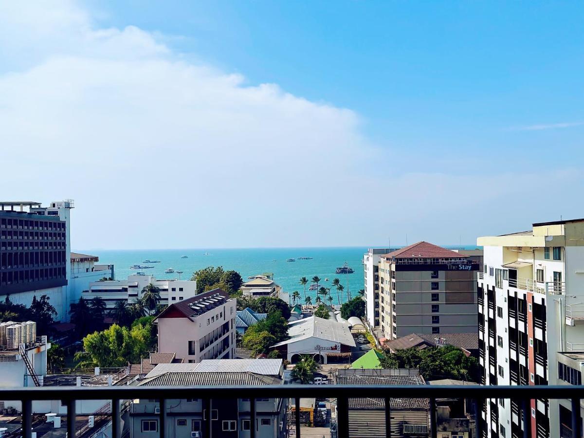 The Base Seaview Holiday Inn Pattaya Eksteriør billede
